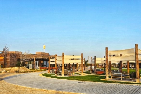 What to Expect at Bab Al Nojoum Hudayriyat - Glamping to Luxury Villas